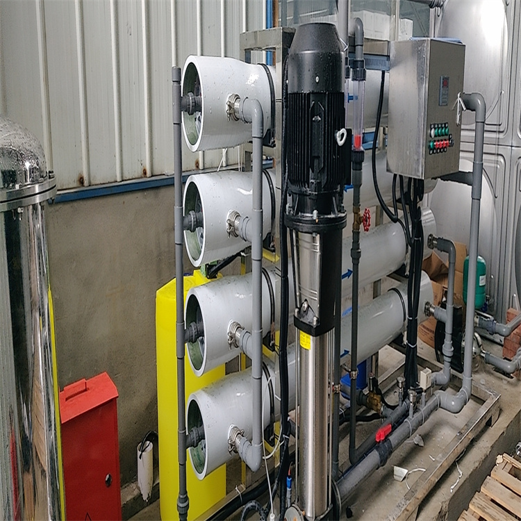 【二*反滲透純水設備】膜分離物理技術、除鹽率在99%以上